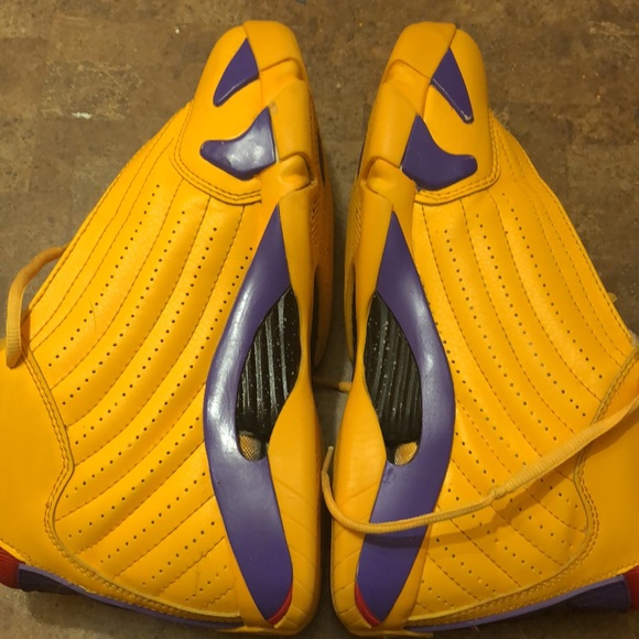 Im selling these because i dont wear a size 8.5 - Picture 3 of 5